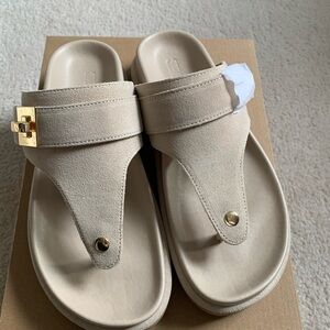 Steve Madden Suede Sand Thona Sandals